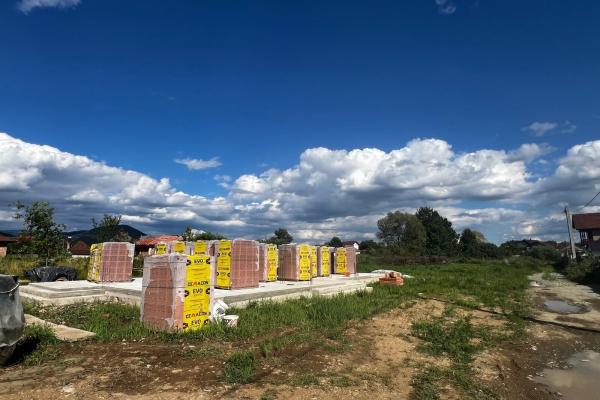 Case individuale pe parter ,550 mp teren , Tăuții Măgherăuș ,central