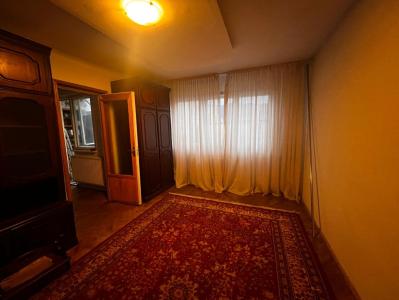 Apartament 3 camere,zona Spitalul Judetean Cuza Vodă