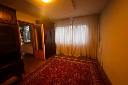 Apartament 3 camere,zona Spitalul Judetean Cuza Vodă