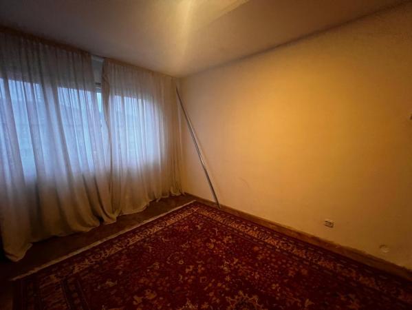 Apartament 3 camere,zona Spitalul Judetean Cuza Vodă