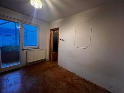Apartament 3 camere,zona Spitalul Judetean Cuza Vodă