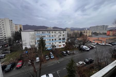 Apartament 3 camere,zona Spitalul Judetean Cuza Vodă