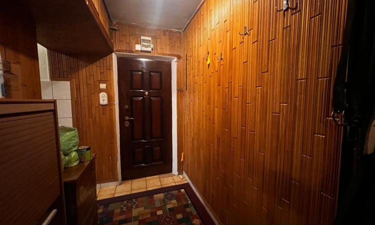 Apartament 3 camere,zona Spitalul Judetean Cuza Vodă