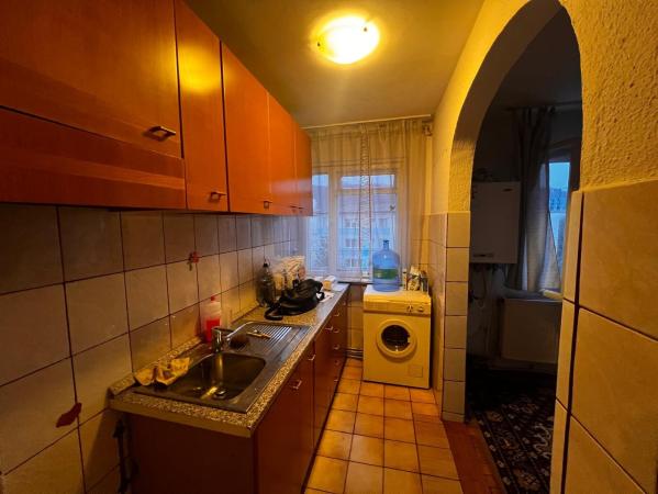 Apartament 3 camere,zona Spitalul Judetean Cuza Vodă