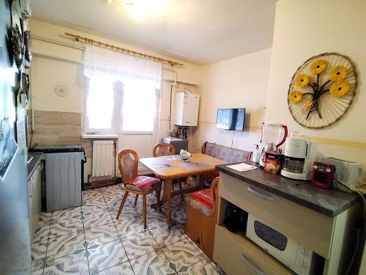 Apartament 2 camere, etaj intermediar cu lift, decomandat, zona Gării!