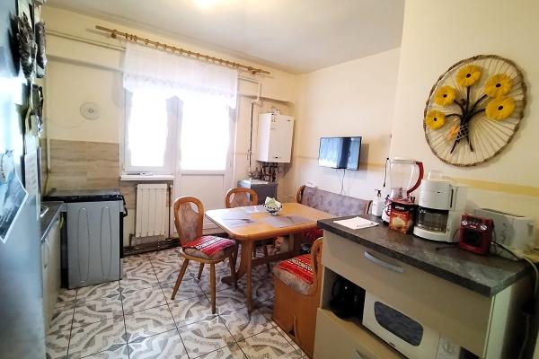 Apartament 2 camere, etaj intermediar cu lift, decomandat, zona Gării!
