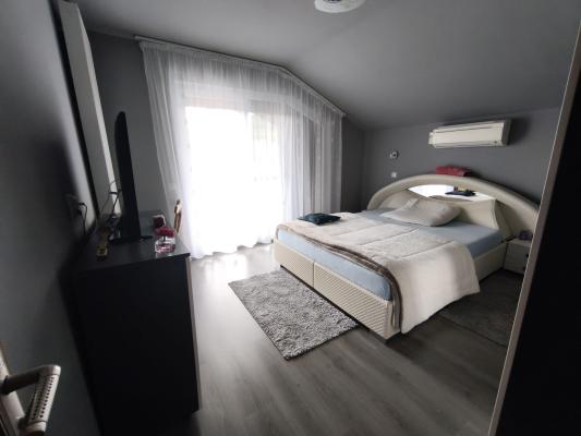 Casă modernă cu piscină, 8 ari teren  – Tăuții-Măgherăuș