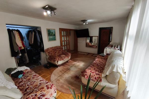 Apartament spațios cu 2 intrări, curte privată – 81 mp utili – la 50 m de Facultatea de Nord, Baia Mare