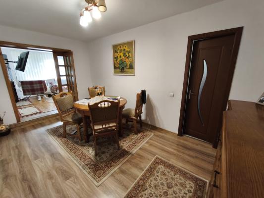 Apartament spațios cu 2 intrări, curte privată – 81 mp utili – la 50 m de Facultatea de Nord, Baia Mare