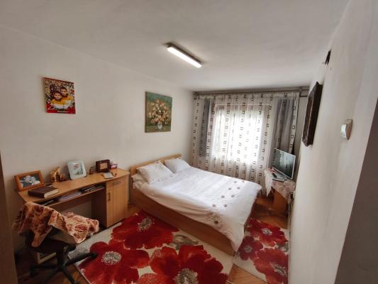 Apartament spațios cu 2 intrări, curte privată – 81 mp utili – la 50 m de Facultatea de Nord, Baia Mare