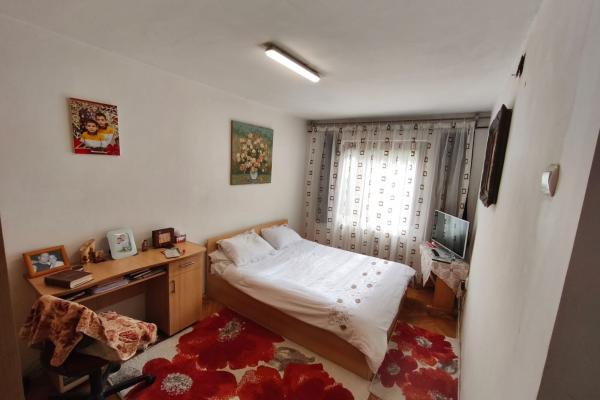 Apartament spațios cu 2 intrări, curte privată – 81 mp utili – la 50 m de Facultatea de Nord, Baia Mare