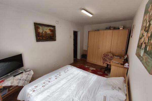 Apartament spațios cu 2 intrări, curte privată – 81 mp utili – la 50 m de Facultatea de Nord, Baia Mare