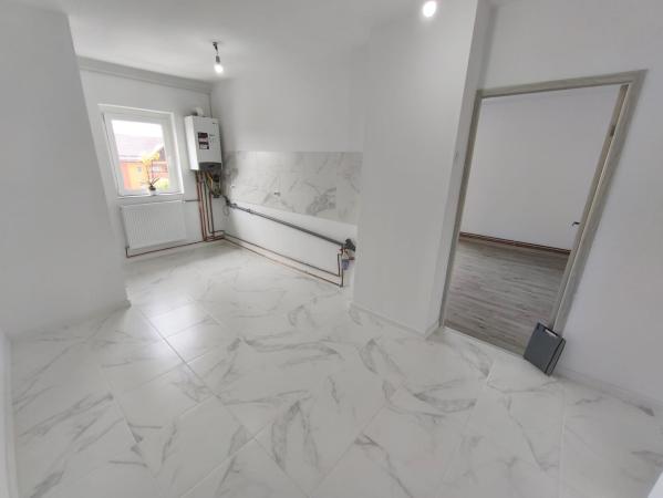 Apartament spațios cu 3 camere, 3 balcoane și vedere panoramică – Str. Hortensiei, Baia Mare