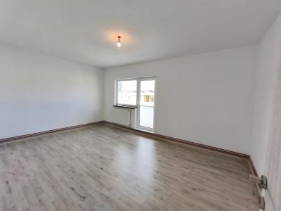 Apartament spațios cu 3 camere, 3 balcoane și vedere panoramică – Str. Hortensiei, Baia Mare