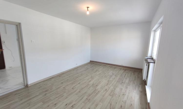 Apartament spațios cu 3 camere, 3 balcoane și vedere panoramică – Str. Hortensiei, Baia Mare