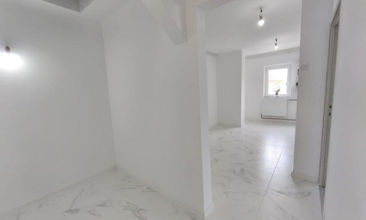 Apartament spațios cu 3 camere, 3 balcoane și vedere panoramică – Str. Hortensiei, Baia Mare
