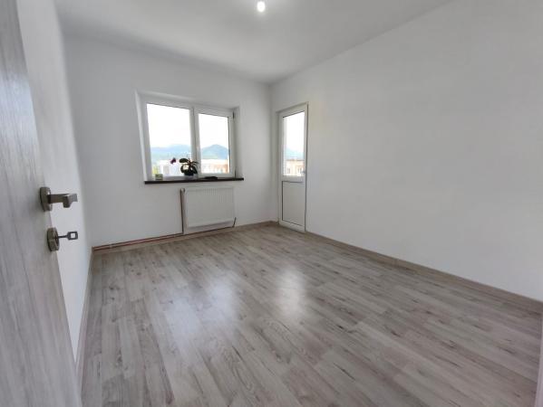 Apartament spațios cu 3 camere, 3 balcoane și vedere panoramică – Str. Hortensiei, Baia Mare