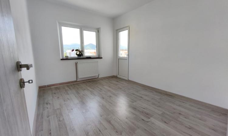 Apartament spațios cu 3 camere, 3 balcoane și vedere panoramică – Str. Hortensiei, Baia Mare