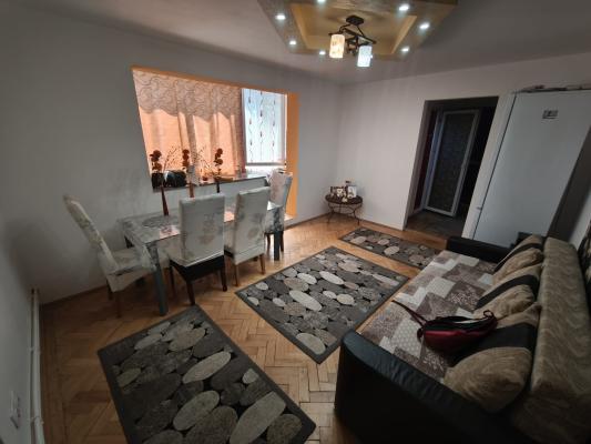 Apartament 3 camere, zona Albina complet mobilat, renovat, izolat termic