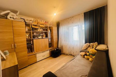 Apartament 2 camere ,decomandat ,etaj 3, Center Nemes ,b-dul Regele Ferdinand