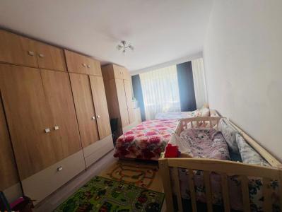 Apartament 2 camere ,decomandat ,etaj 3, Center Nemes ,b-dul Regele Ferdinand