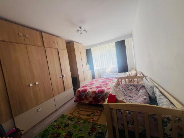 Apartament 2 camere ,decomandat ,etaj 3, Center Nemes ,b-dul Regele Ferdinand
