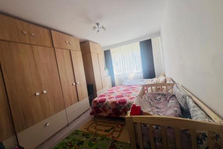 Apartament 2 camere ,decomandat ,etaj 3, Center Nemes ,b-dul Regele Ferdinand