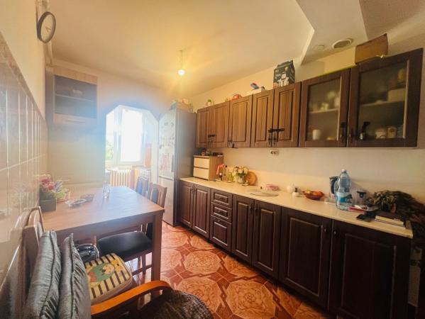 Apartament 2 camere ,decomandat ,etaj 3, Center Nemes ,b-dul Regele Ferdinand