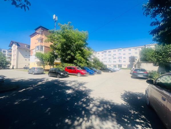 Apartament 2 camere ,decomandat ,etaj 3, Center Nemes ,b-dul Regele Ferdinand