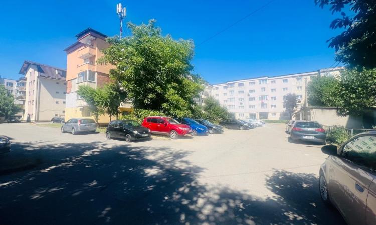Apartament 2 camere ,decomandat ,etaj 3, Center Nemes ,b-dul Regele Ferdinand