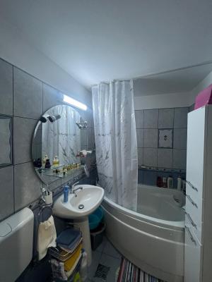 Apartament 3 camere,parter,Regele Ferdinand,pretabil si pentru cabinet medical,spatiu comercial