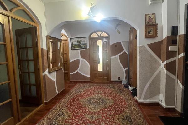 Apartament 3 camere,parter,Regele Ferdinand,pretabil si pentru cabinet medical,spatiu comercial