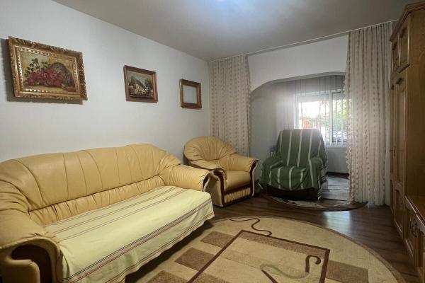 Apartament 3 camere,parter,Regele Ferdinand,pretabil si pentru cabinet medical,spatiu comercial
