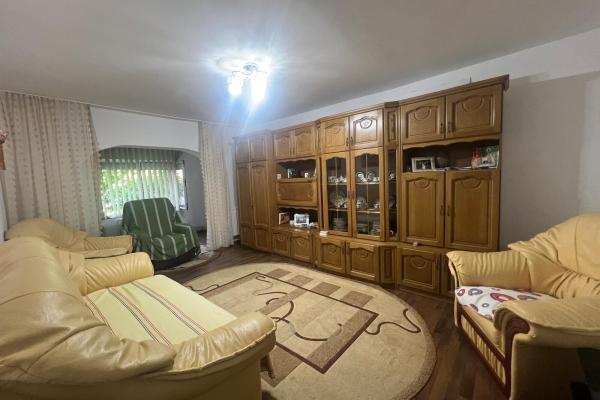 Apartament 3 camere,parter,Regele Ferdinand,pretabil si pentru cabinet medical,spatiu comercial