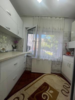 Apartament 3 camere,parter,Regele Ferdinand,pretabil si pentru cabinet medical,spatiu comercial