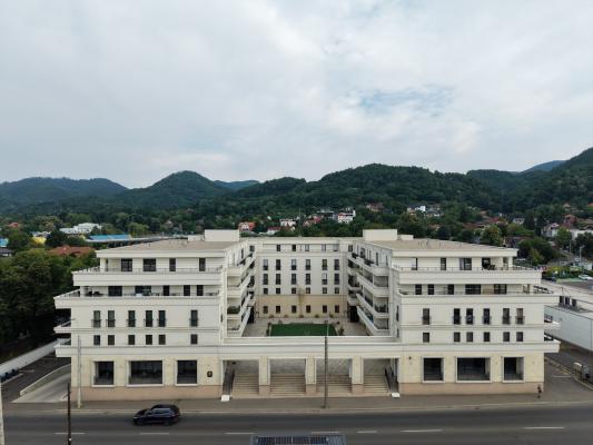 Prima închiriere-2 camere Centrul vechi,loc de parcare inclus