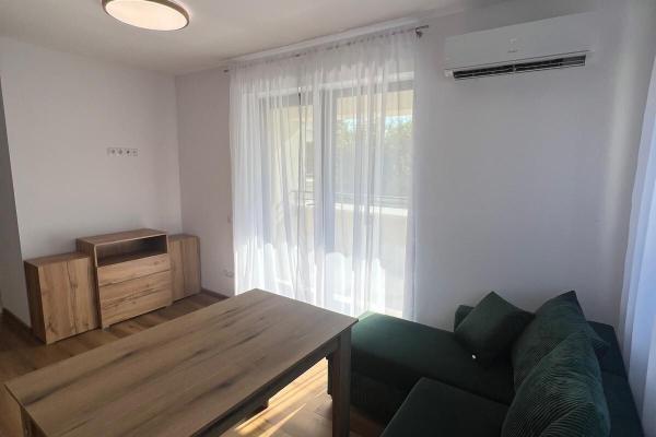 Prima închiriere-2 camere Centrul vechi,loc de parcare inclus