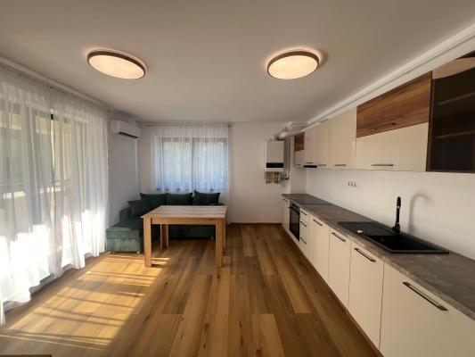 Prima închiriere-2 camere Centrul vechi,loc de parcare inclus