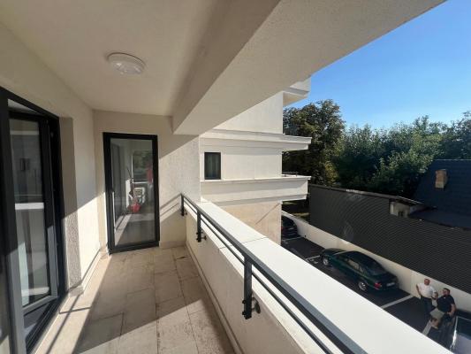 Prima închiriere-2 camere Centrul vechi,loc de parcare inclus