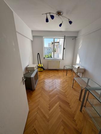 Apartament cu garaj ultracentral zona Mc Donald s Unirii , 4 camere