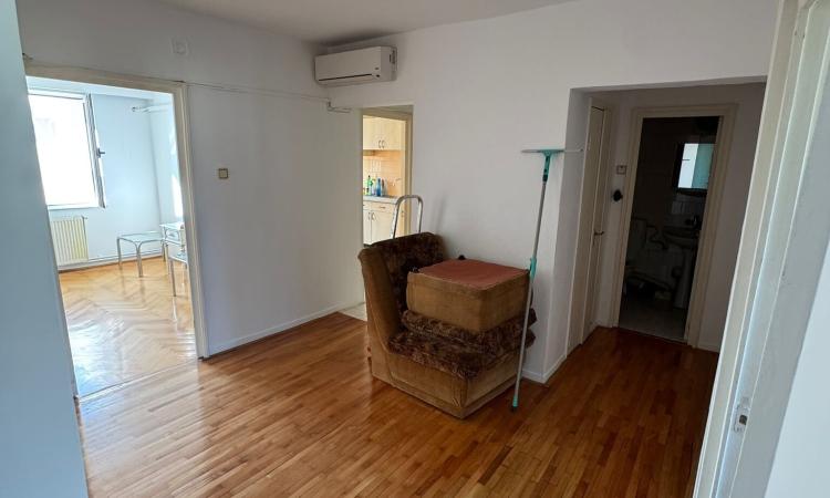 Apartament cu garaj ultracentral zona Mc Donald s Unirii , 4 camere