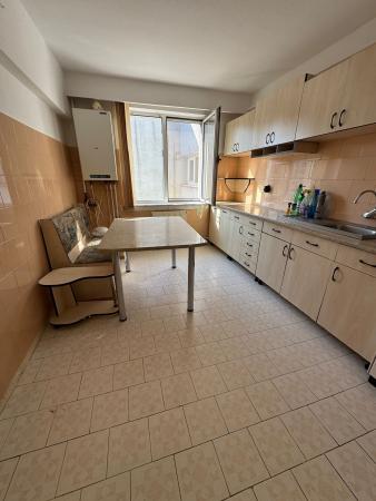 Apartament cu garaj ultracentral zona Mc Donald s Unirii , 4 camere