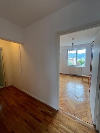 Apartament cu garaj ultracentral zona Mc Donald s Unirii , 4 camere