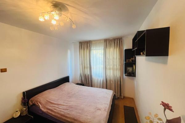 Apartament 2 camere cu balcon ,etaj 3 -cartier Săsar ,zona Pizza Albina