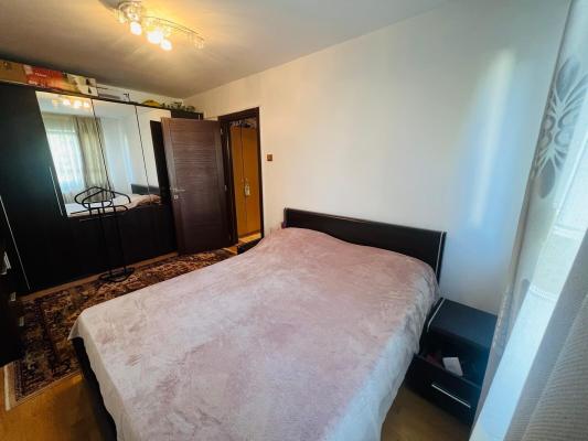 Apartament 2 camere cu balcon ,etaj 3 -cartier Săsar ,zona Pizza Albina