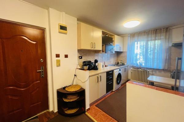 Apartament 2 camere cu balcon ,etaj 3 -cartier Săsar ,zona Pizza Albina
