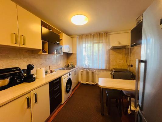 Apartament 2 camere cu balcon ,etaj 3 -cartier Săsar ,zona Pizza Albina