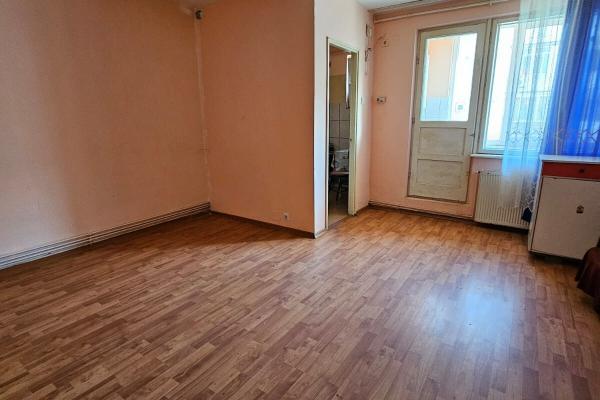 Garsoniera confort 1 ,etaj 2, in apropiere de liceul Nenitescu , 30 mp