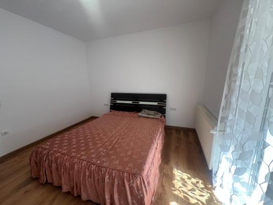 Apartament 2 camere ,Victoriei -zona Mărul de Aur ,parter cu loc de parcare