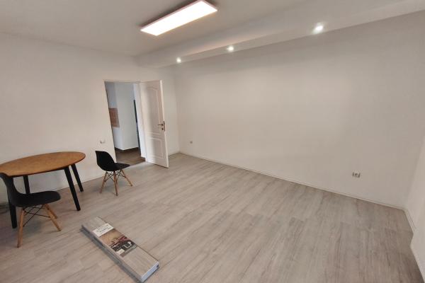 Apartament cu 3 camere și curte privată 108 mp, Baia Mare str. Mihai Eminescu